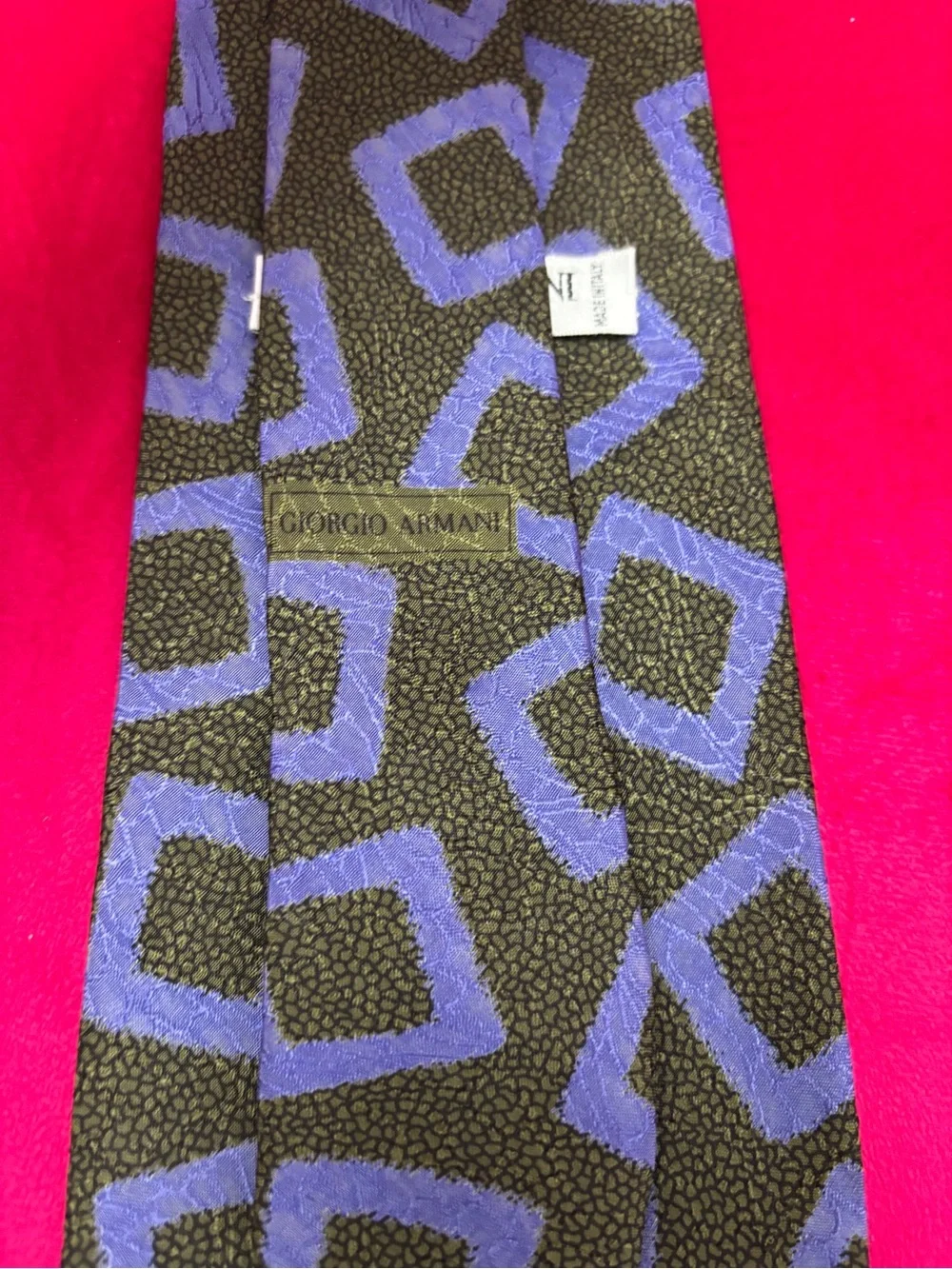 Vintage Giorgio Armani Men's purple Geometric Pattern Tie 100% silk perfect cond